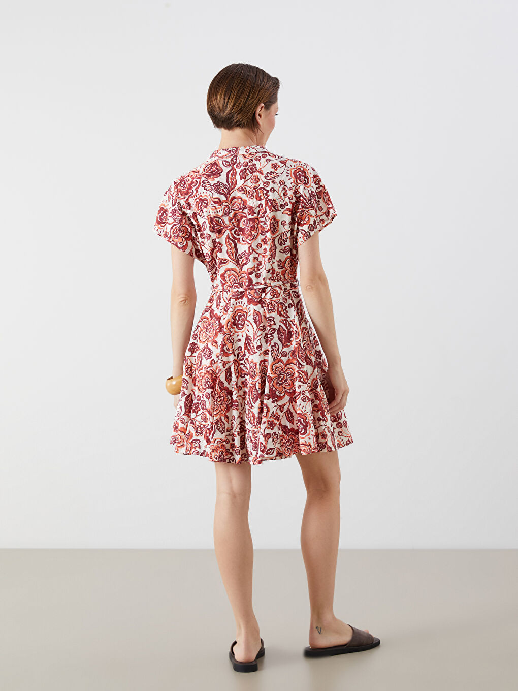 Turuncu Kaçık Yaka Çiçekli Pileli Elbise-3