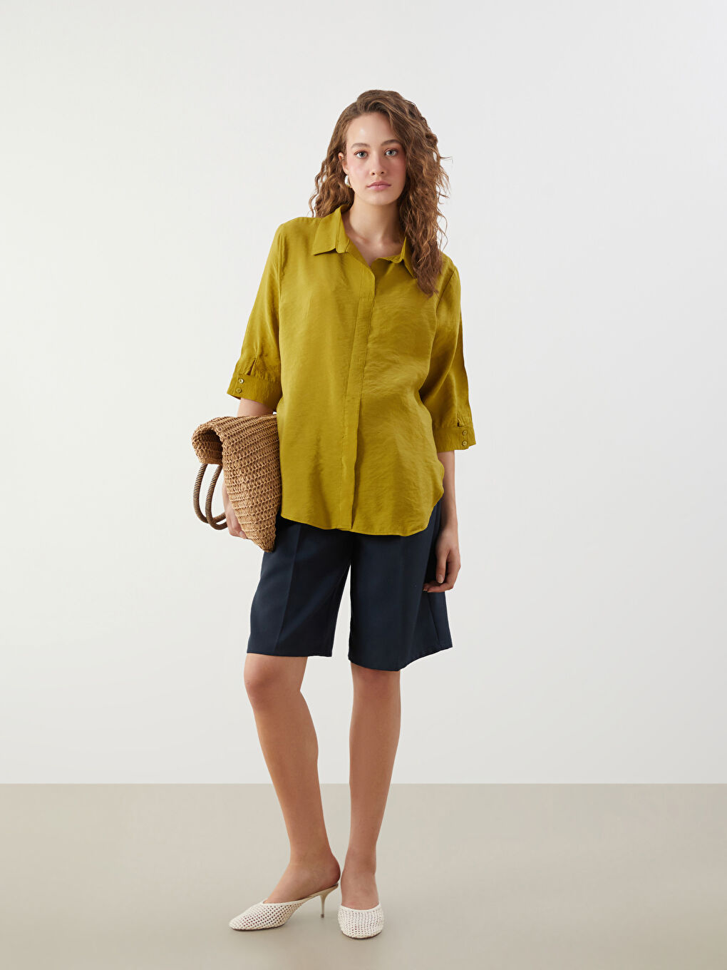 Yeşil Gömlek Yaka Modal Karışımlı Bluz-1