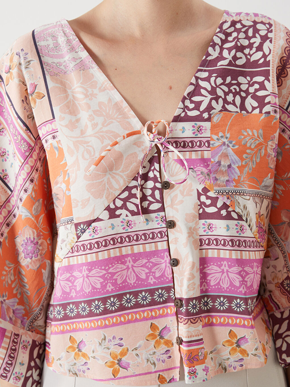 Bluza Crop Od Mešavine Modala Sa Uzorkom I Dvorednim Kopčanjem-2