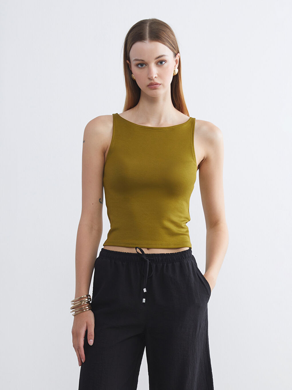 Haki Bisiklet Yaka Kadın Atlet