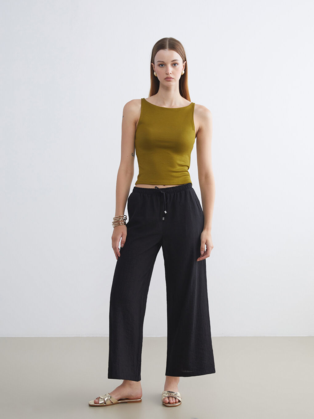 Haki Bisiklet Yaka Kadın Atlet-1