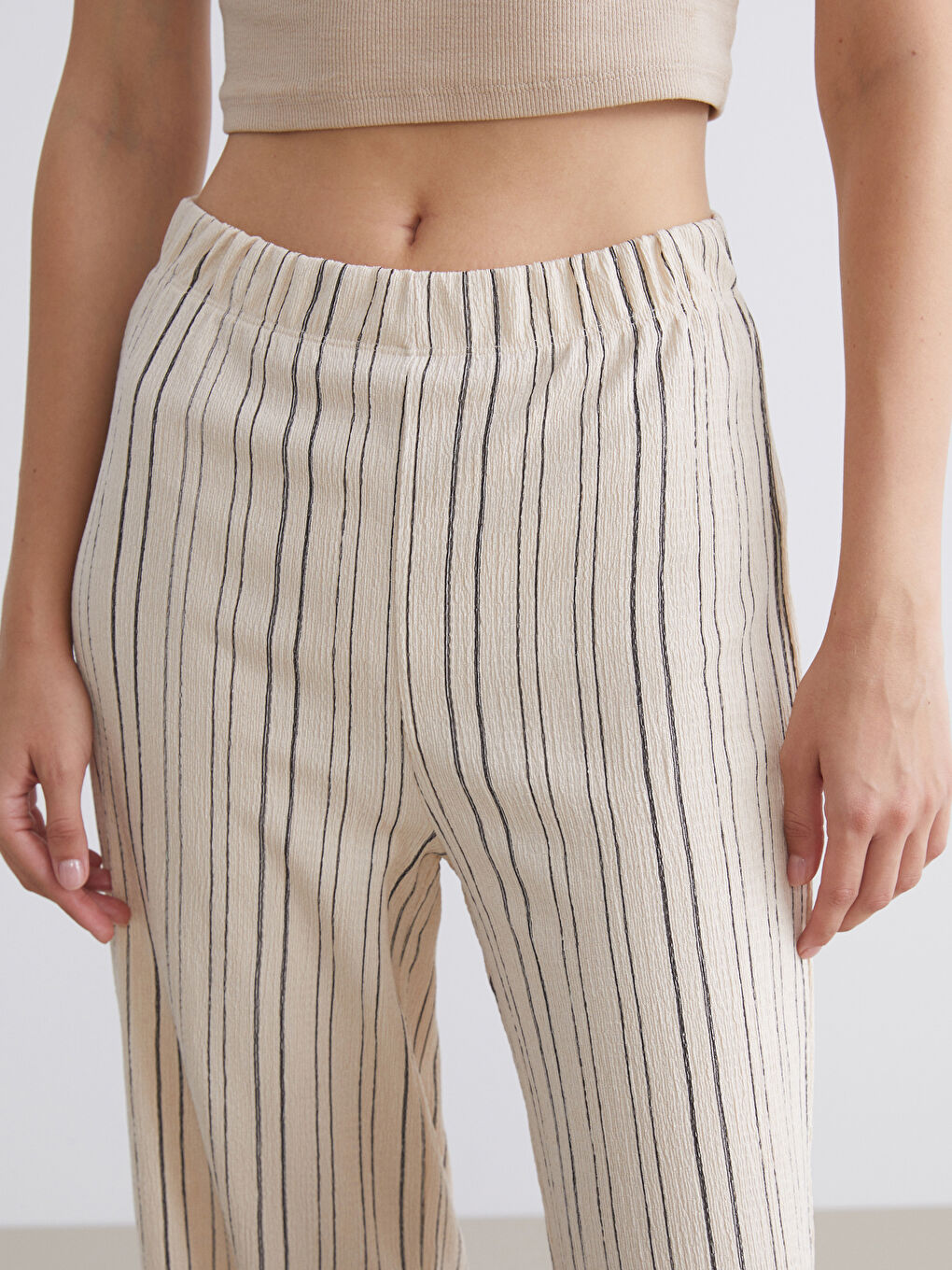 LCWAIKIKI Classic Elasticated Waist Striped Wide Leg Women's Trousers -S5QM50Z8-LFC