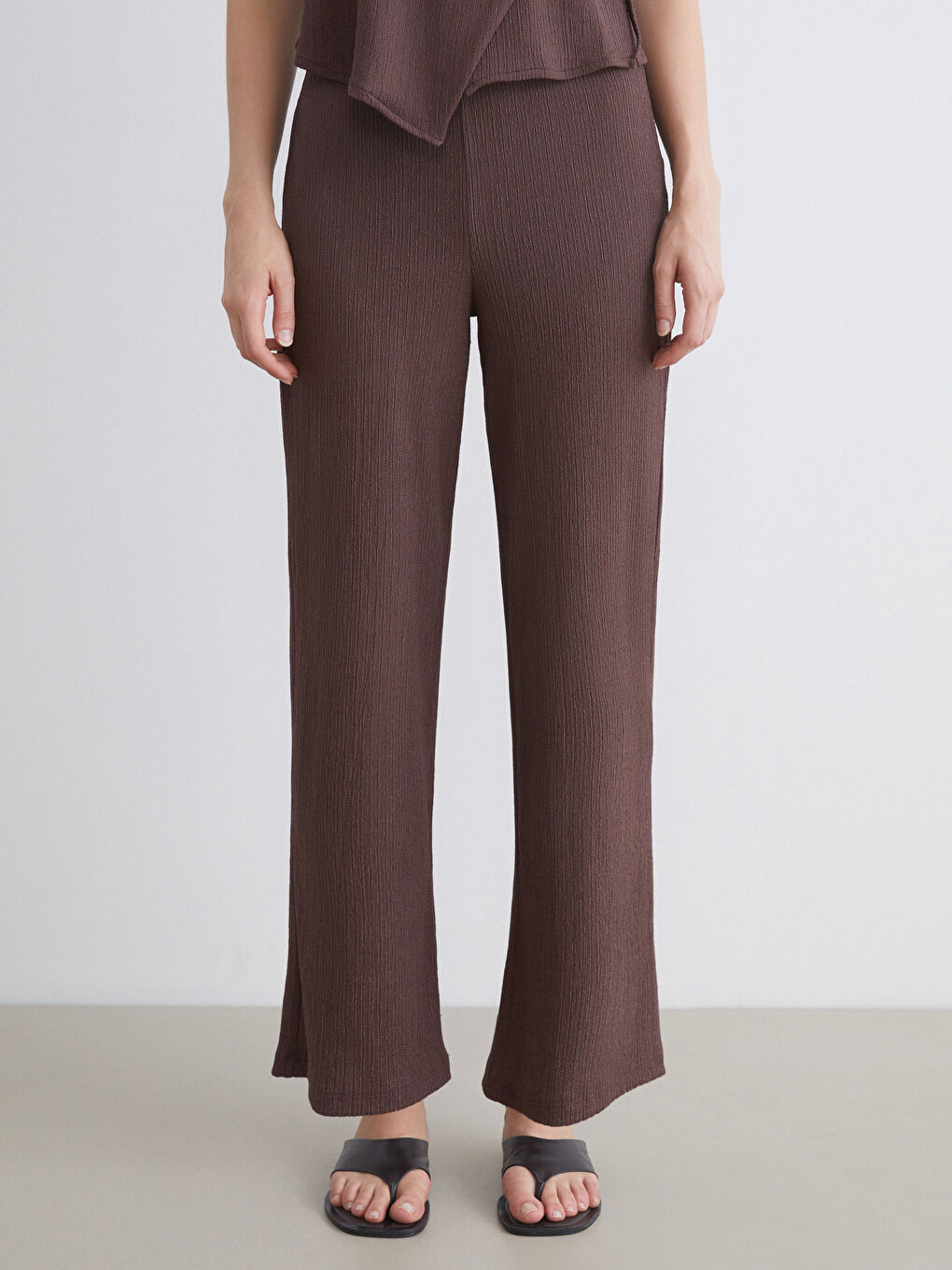 Kahverengi Beli Lastikli Dokulu Kadın Pantolon-1