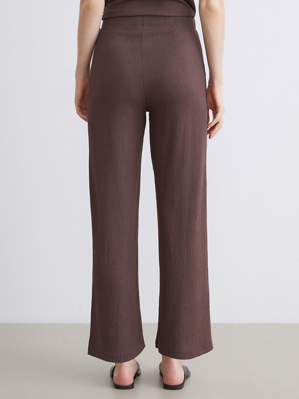 Kahverengi Beli Lastikli Dokulu Kadın Pantolon-3