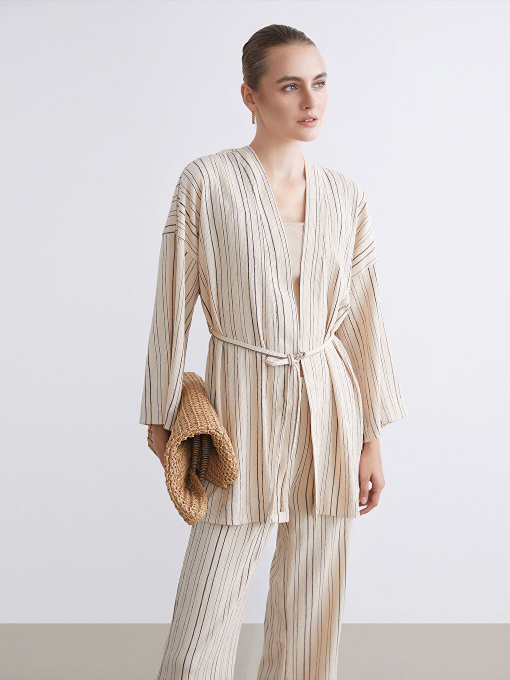 Ekru Şal Yaka Çizgili Oversize Kadın Hırka