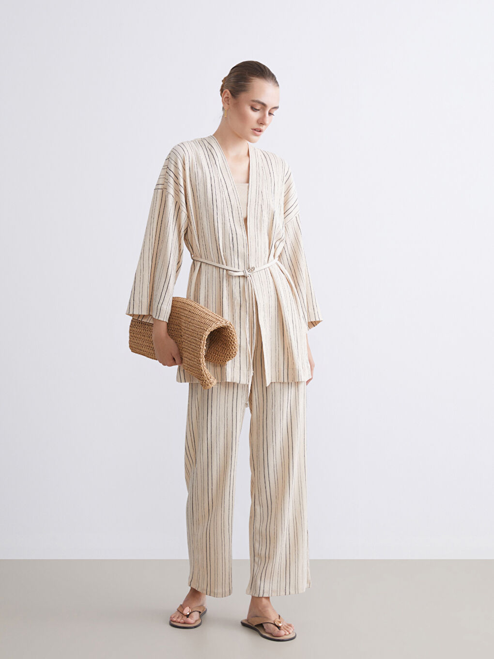 Ekru Şal Yaka Çizgili Oversize Kadın Hırka-1