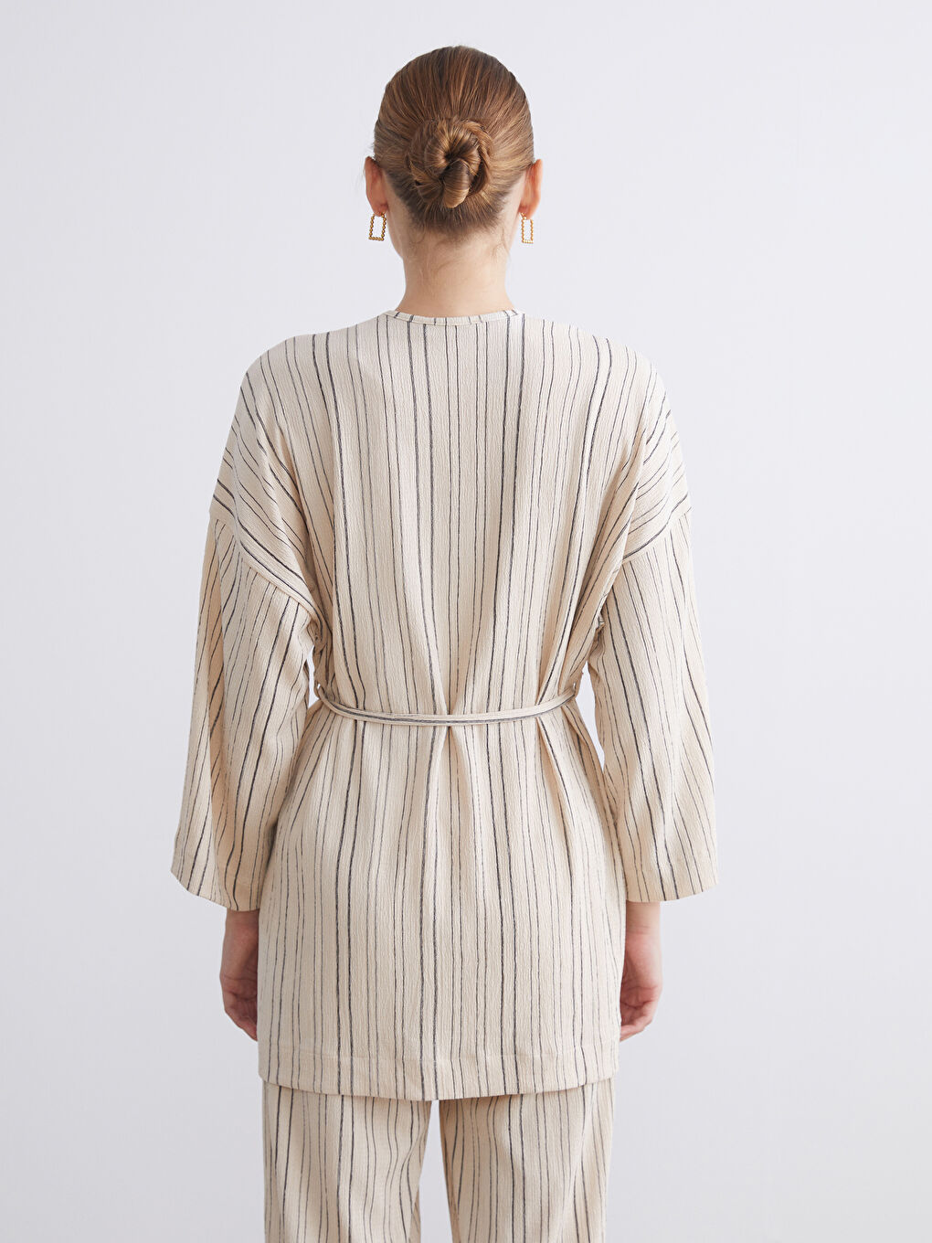 Ekru Şal Yaka Çizgili Oversize Kadın Hırka-3