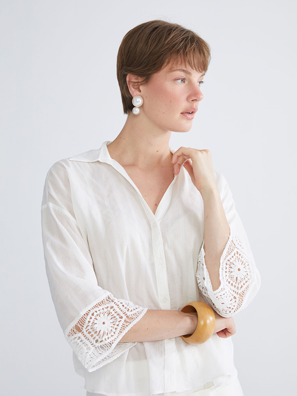 قميص نساء واسع بتفاصيل كروشيه-3