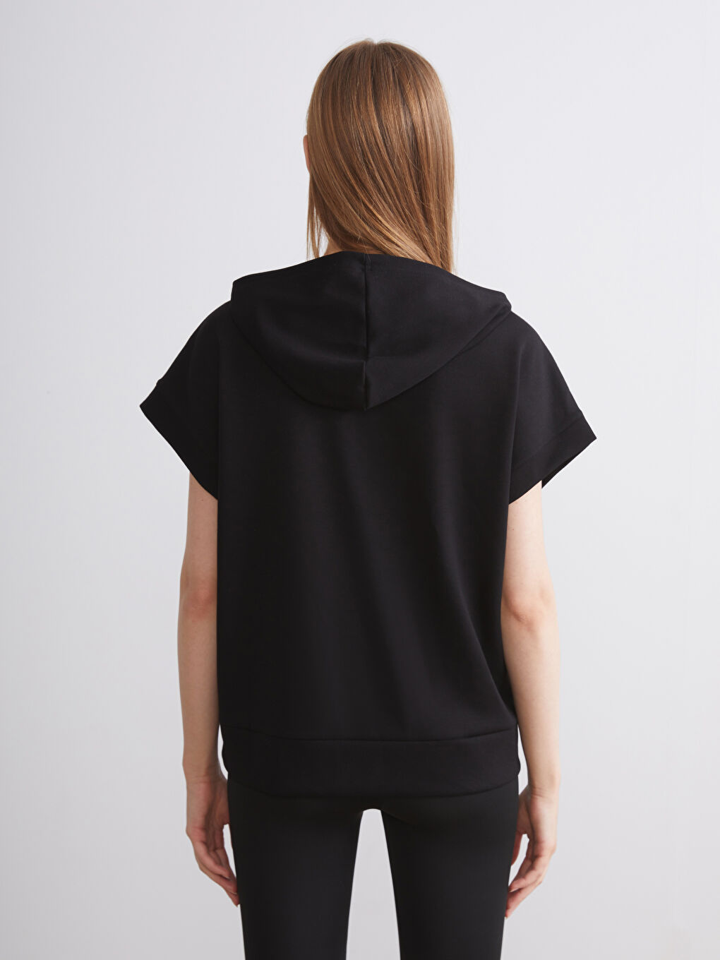 Siyah Fermuarlı Yaka Kadın Hoodie-3