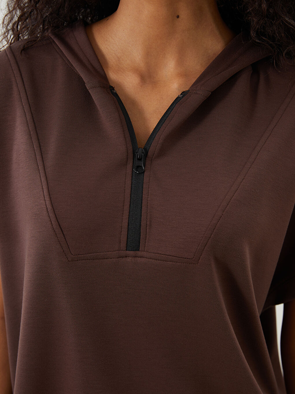 Kahverengi Fermuarlı Yaka Kadın Hoodie-2