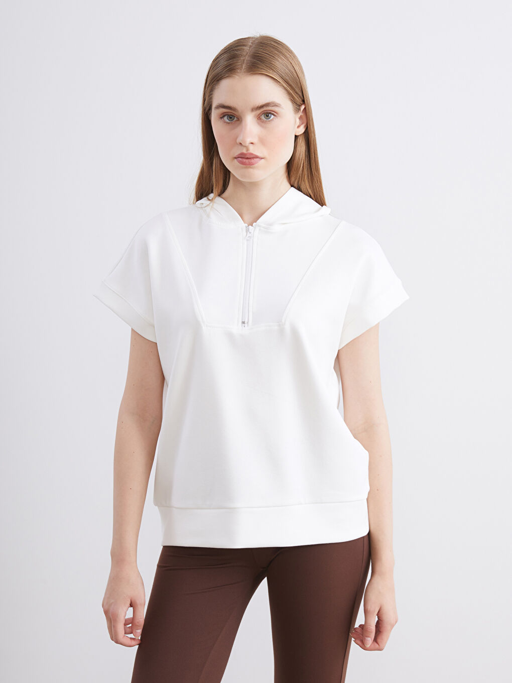Beyaz Fermuarlı Yaka Kadın Hoodie