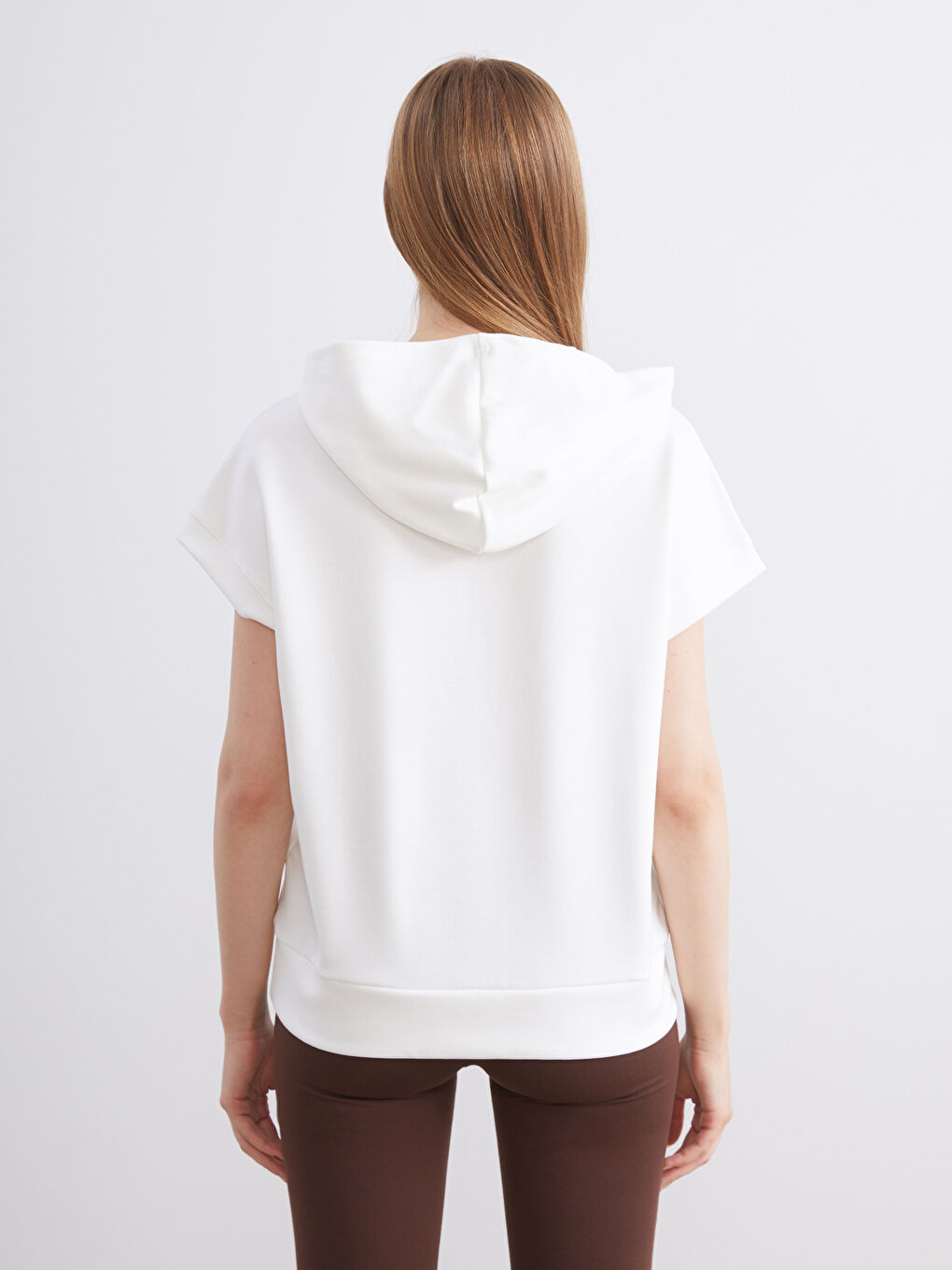 Beyaz Fermuarlı Yaka Kadın Hoodie-3