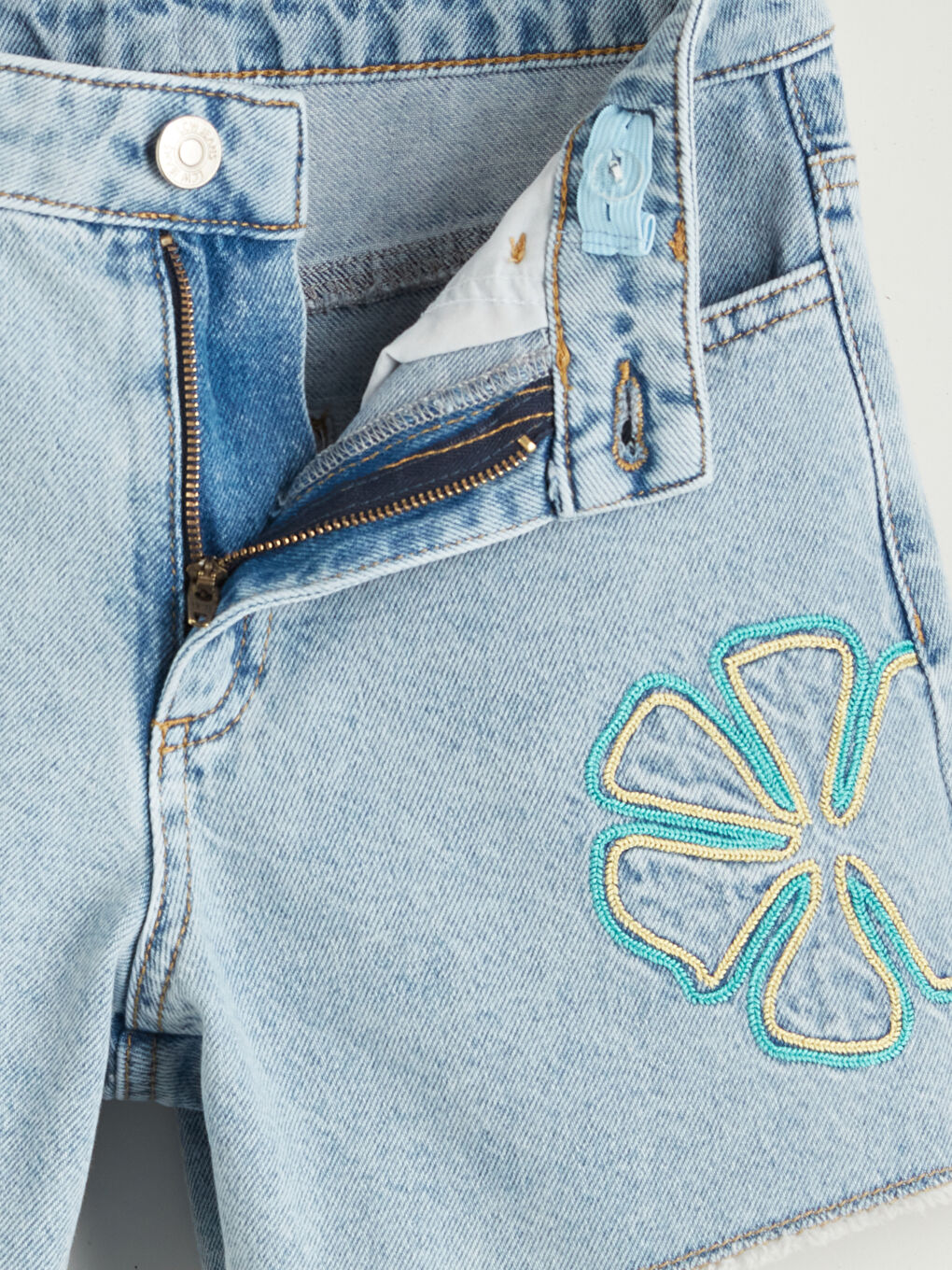 LCW Kids Çiçekli Kız Çocuk Jean Şort -S5QM81Z4-V2T