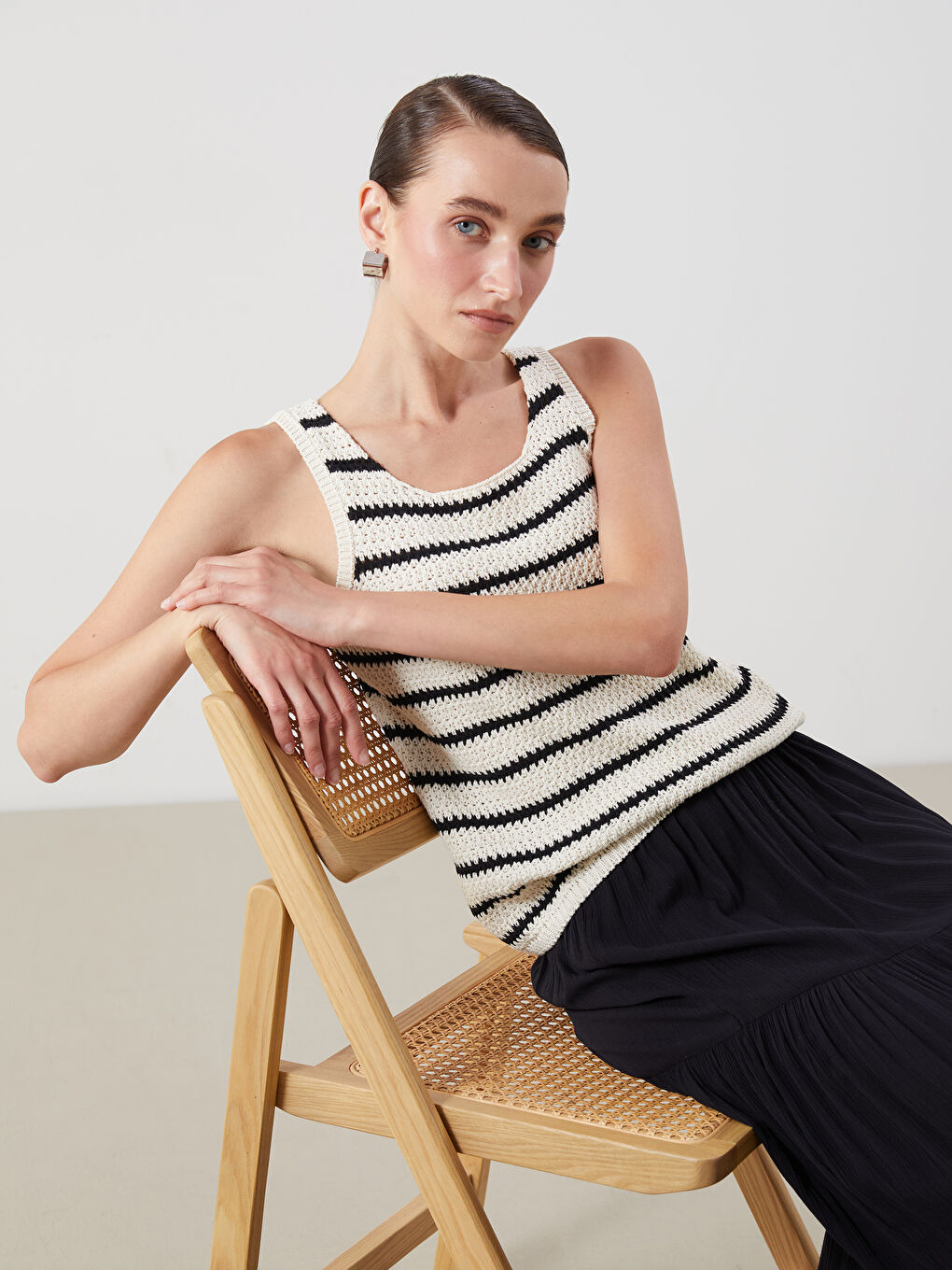 Woman BLACK Tank Top -S5QN68Z8-LEG