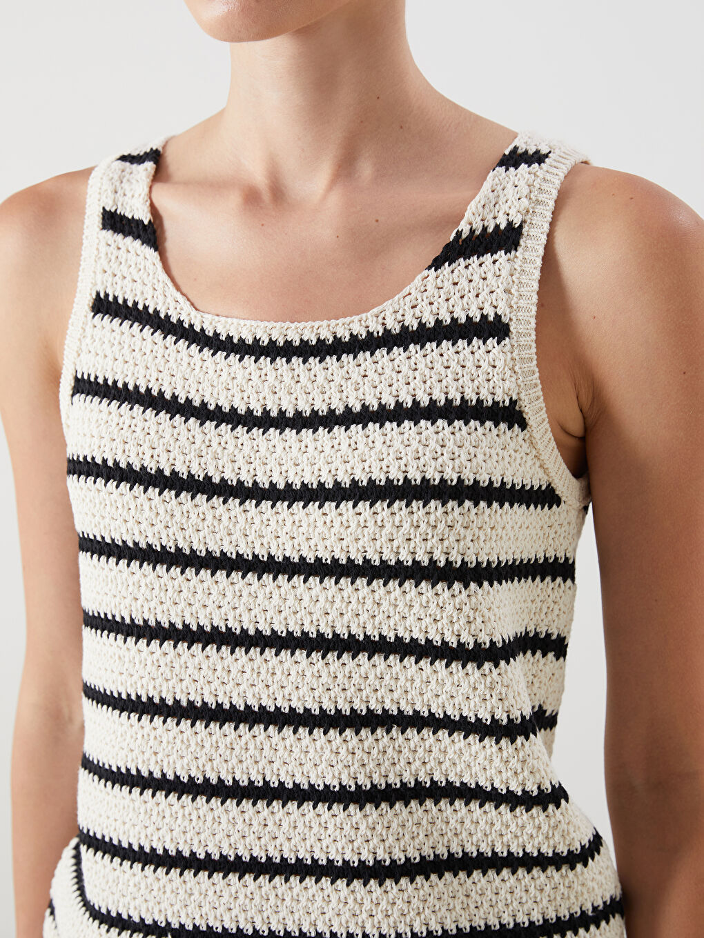 Woman BLACK Tank Top -S5QN68Z8-LEG
