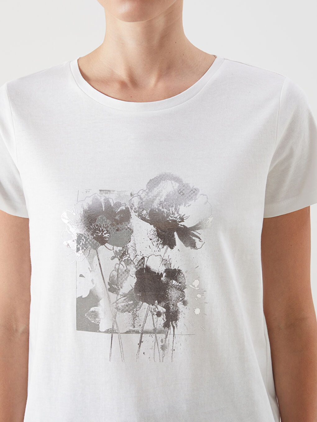 LCWAIKIKI Classic Crew Neck Printed Women's T-Shirt -S5QN71Z8-R9J