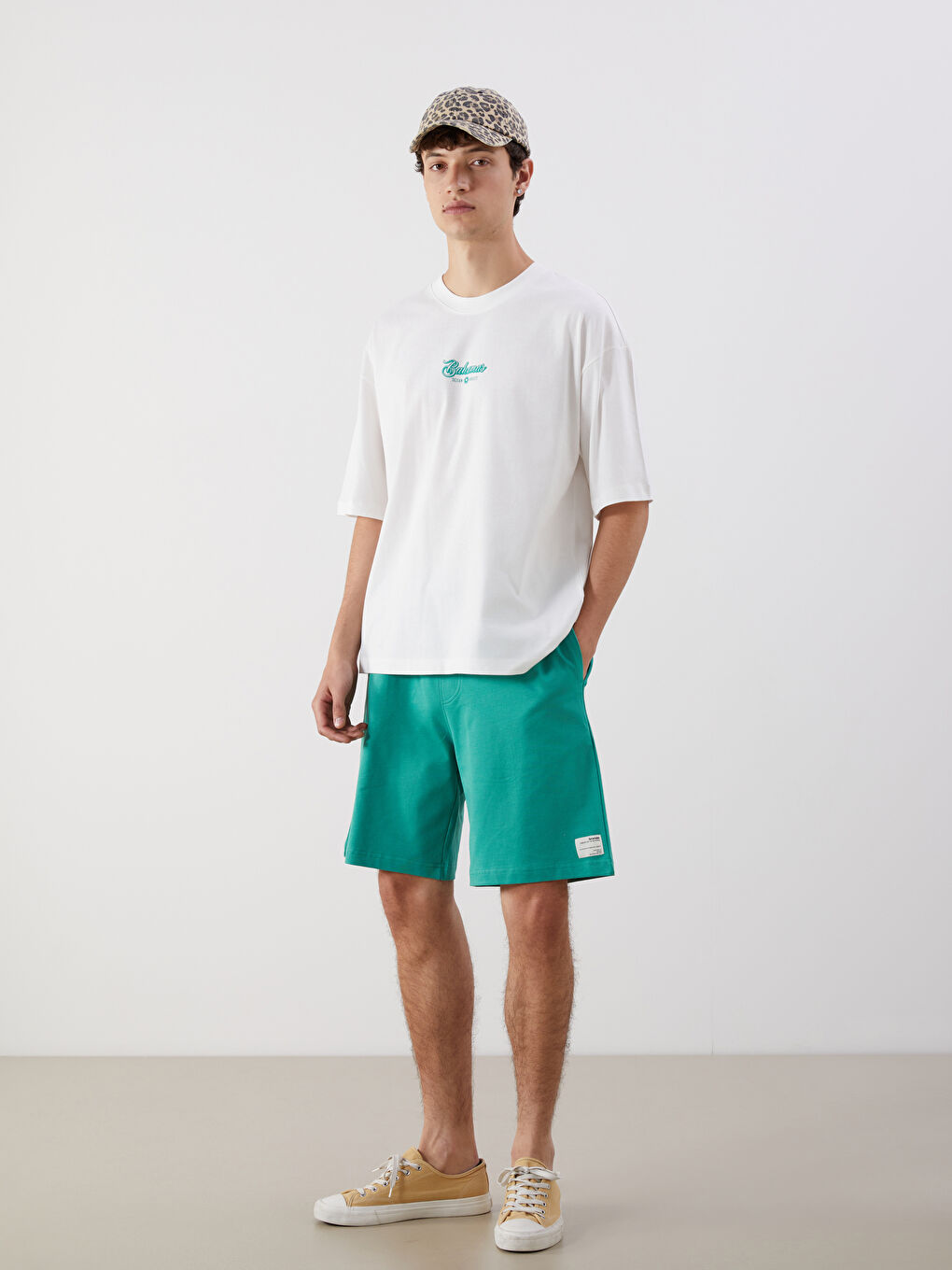 Standard Fit Printed Men's Shorts -S5QN75Z8-ZSY