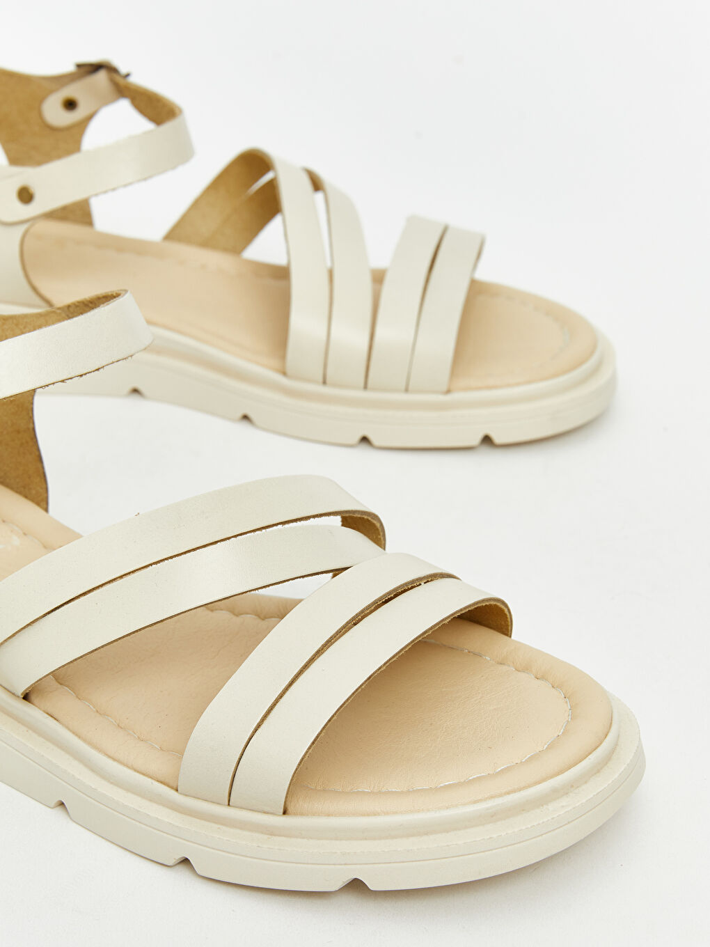 Bej Deri Görünümlü Kadın Sandalet-2