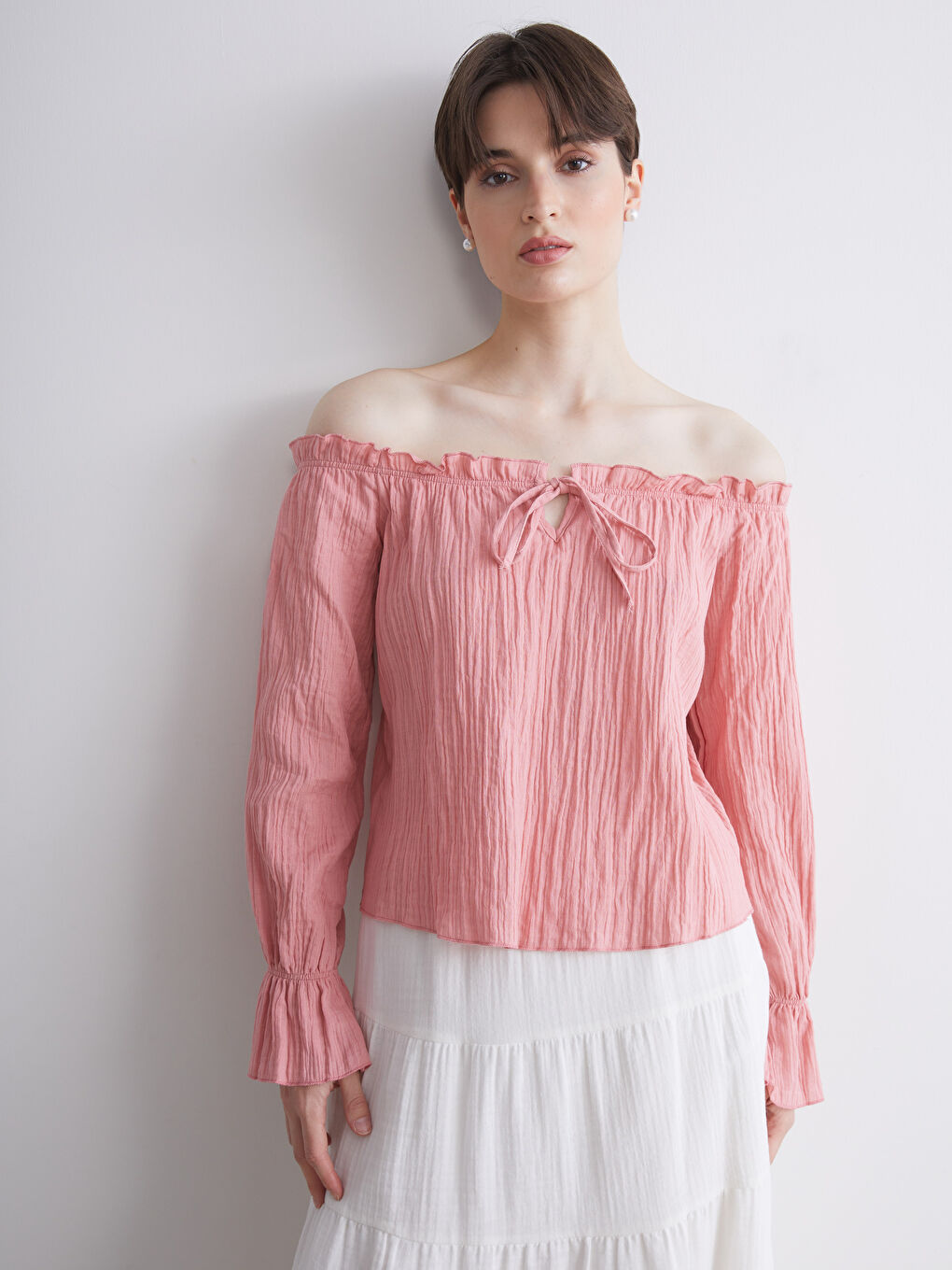 Pembe Bağlamalı Yaka Dokulu Oversize Müslin Bluz-1