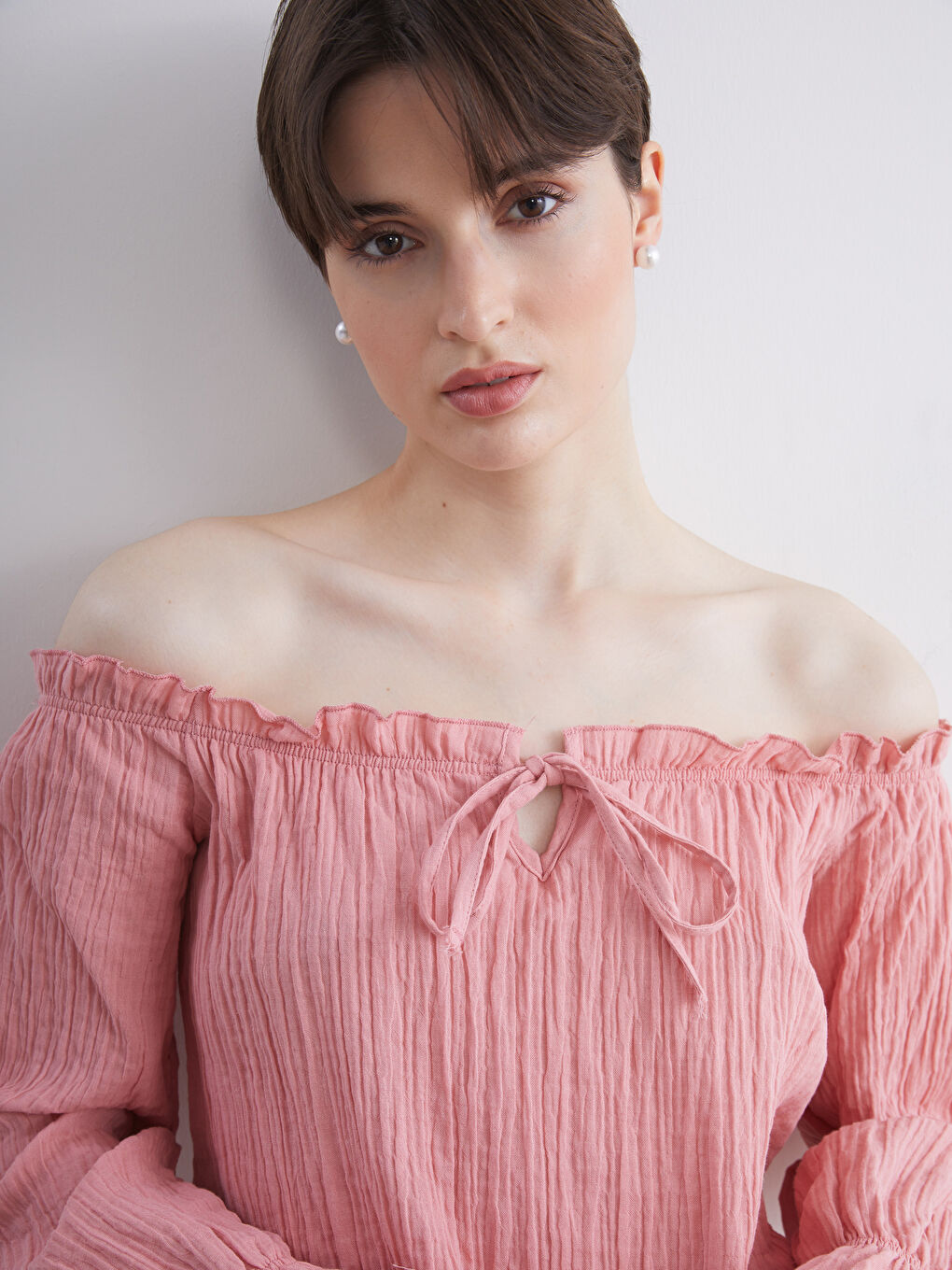 Pembe Bağlamalı Yaka Dokulu Oversize Müslin Bluz-4