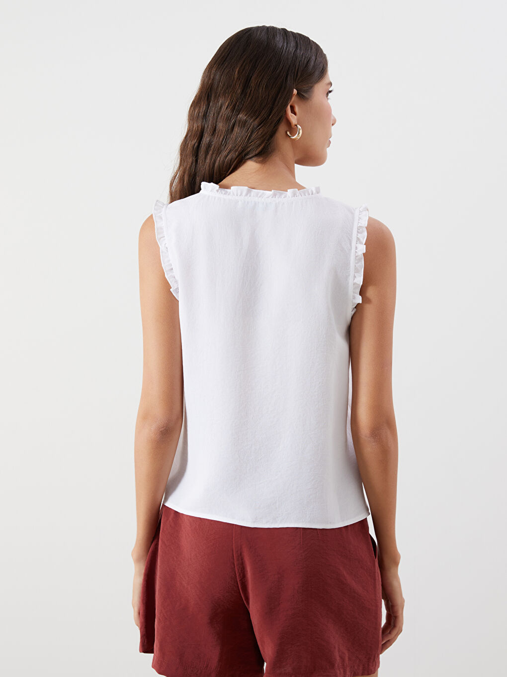 Beyaz V Yaka Fırfırlı Bluz-3