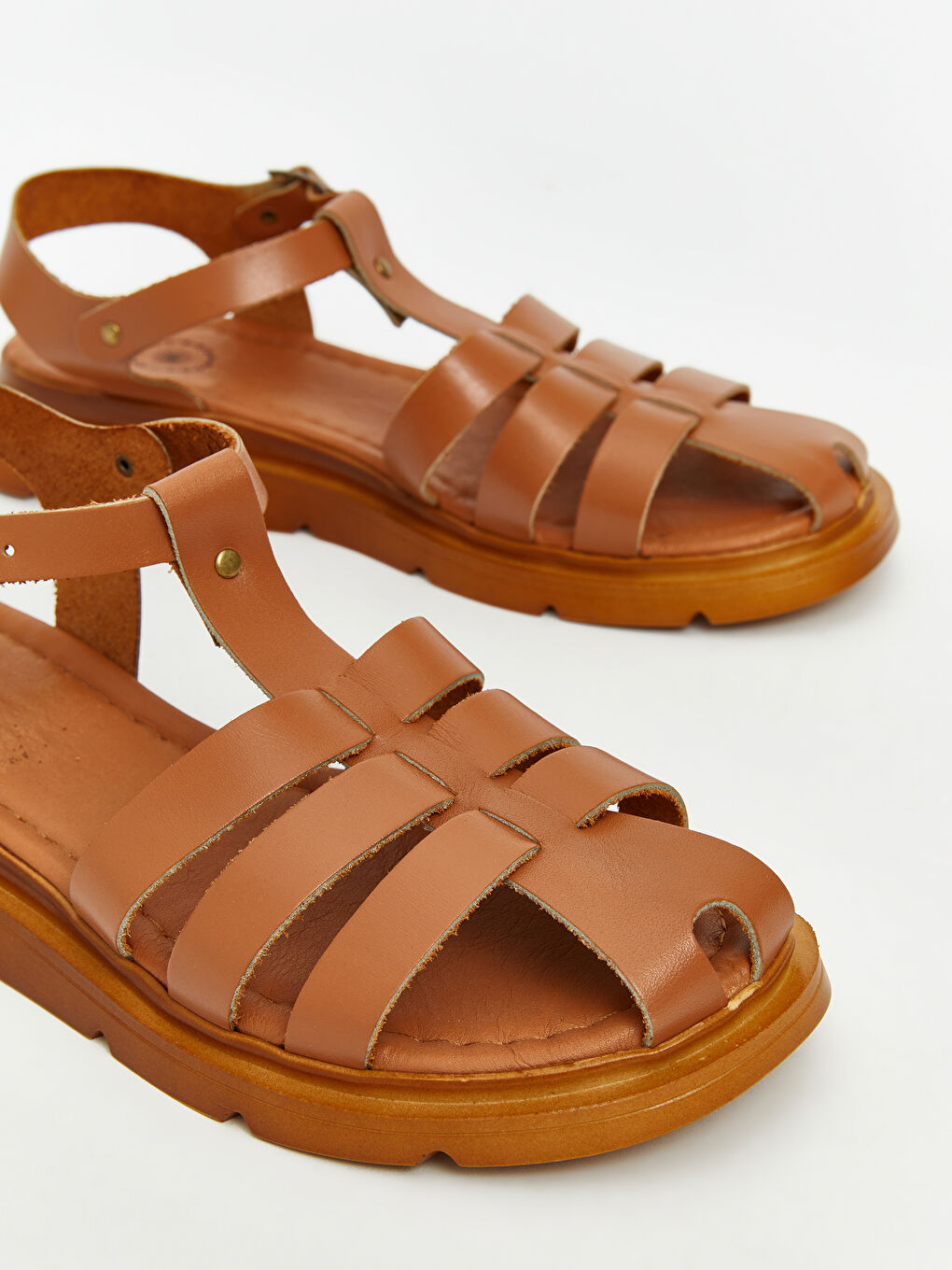 Bej Deri Görünümlü Kadın Sandalet-2