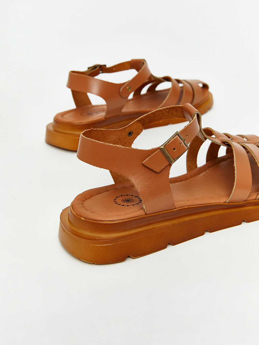 Bej Deri Görünümlü Kadın Sandalet-4