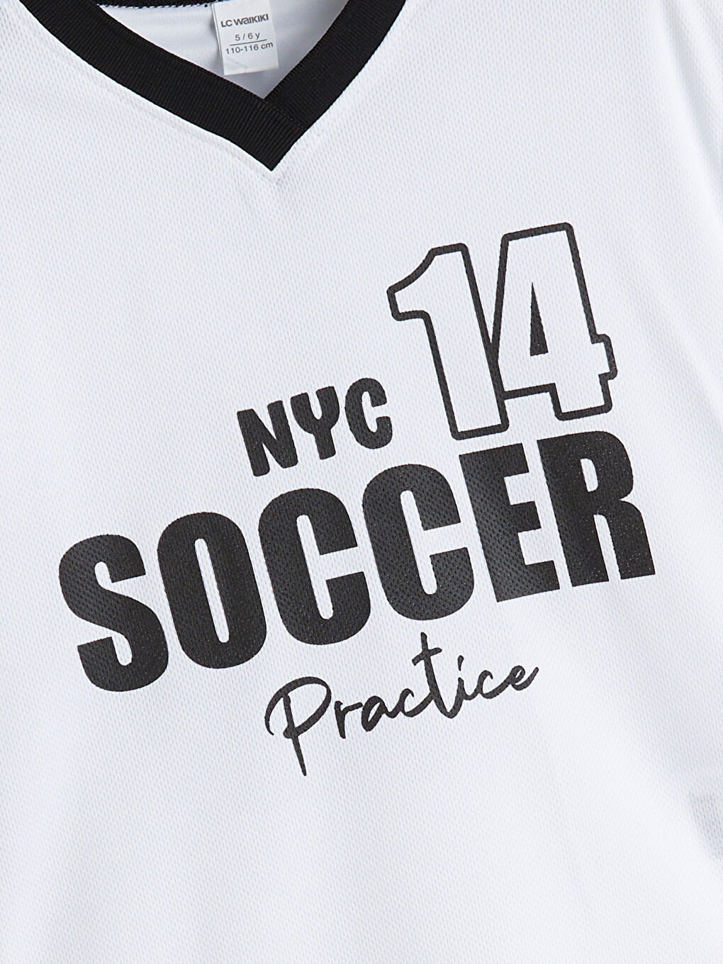 Beyaz V Yaka Baskılı Erkek Çocuk Tişört-2