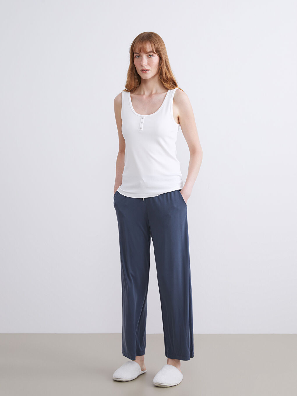 Ekru U Yaka Dokulu Kadın Pijama Üstü-1