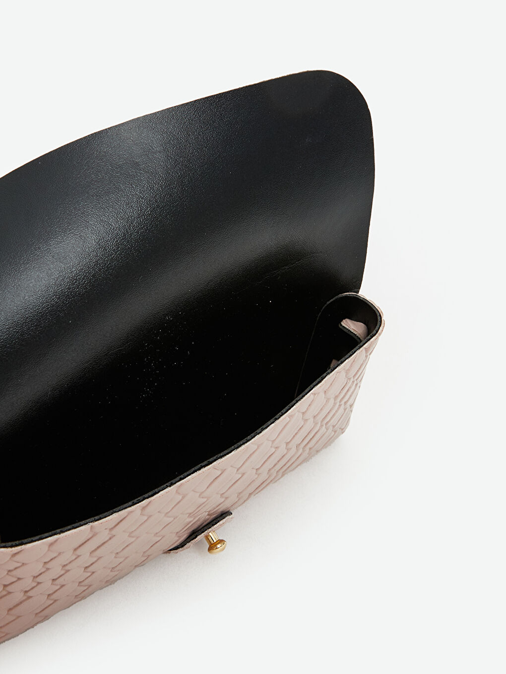 Pembe Deri Görünümlü Kroko Desenli Kadın Cüzdan-2