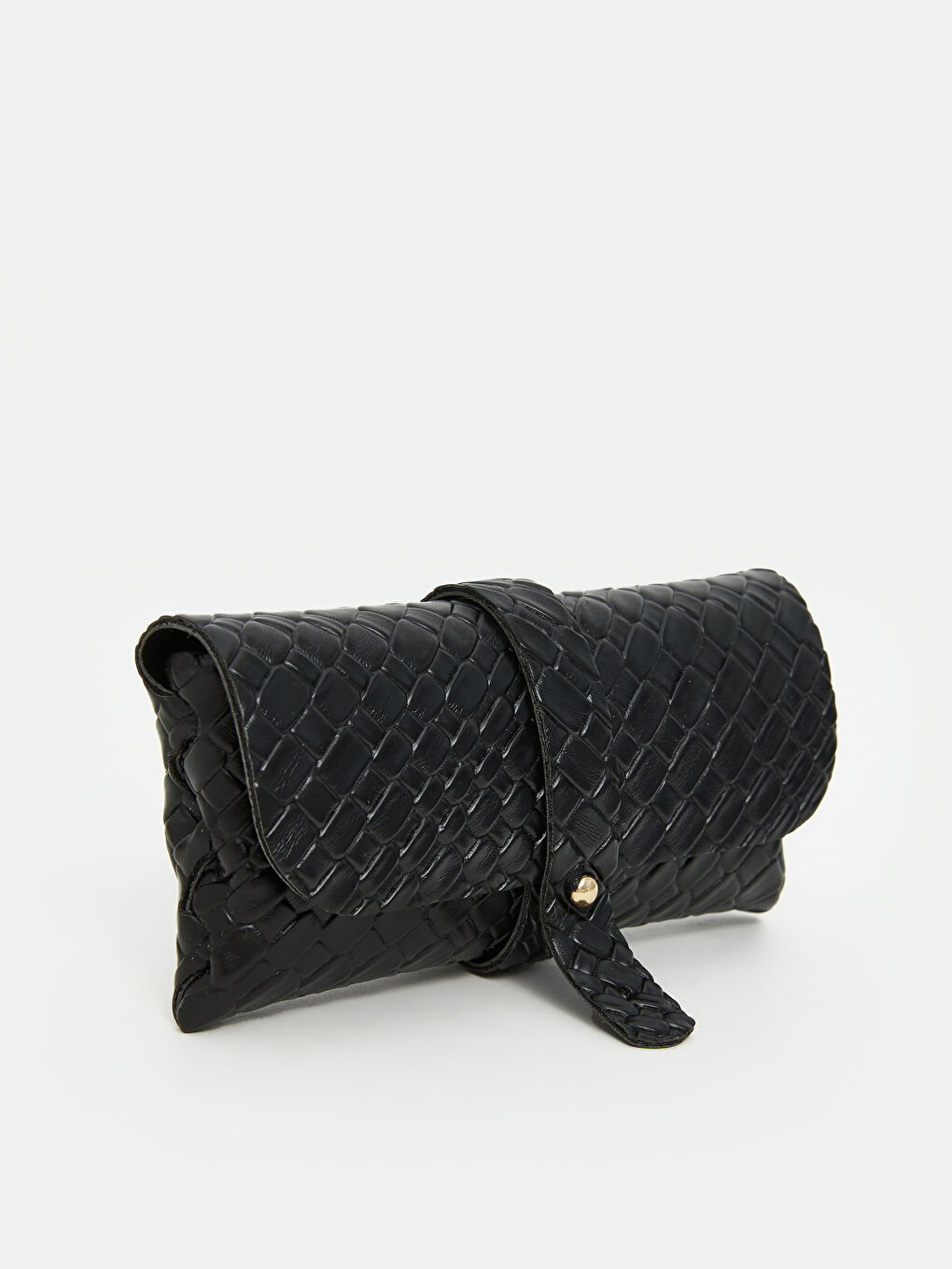 Siyah Deri Görünümlü Kroko Desenli Kadın Cüzdan-1