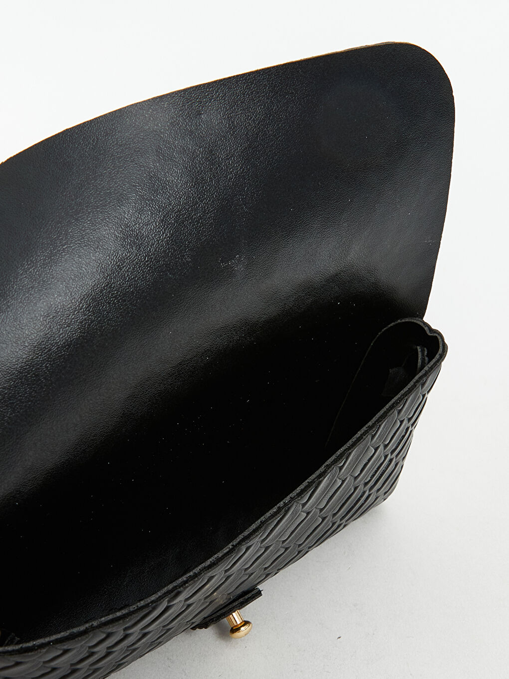 Siyah Deri Görünümlü Kroko Desenli Kadın Cüzdan-2