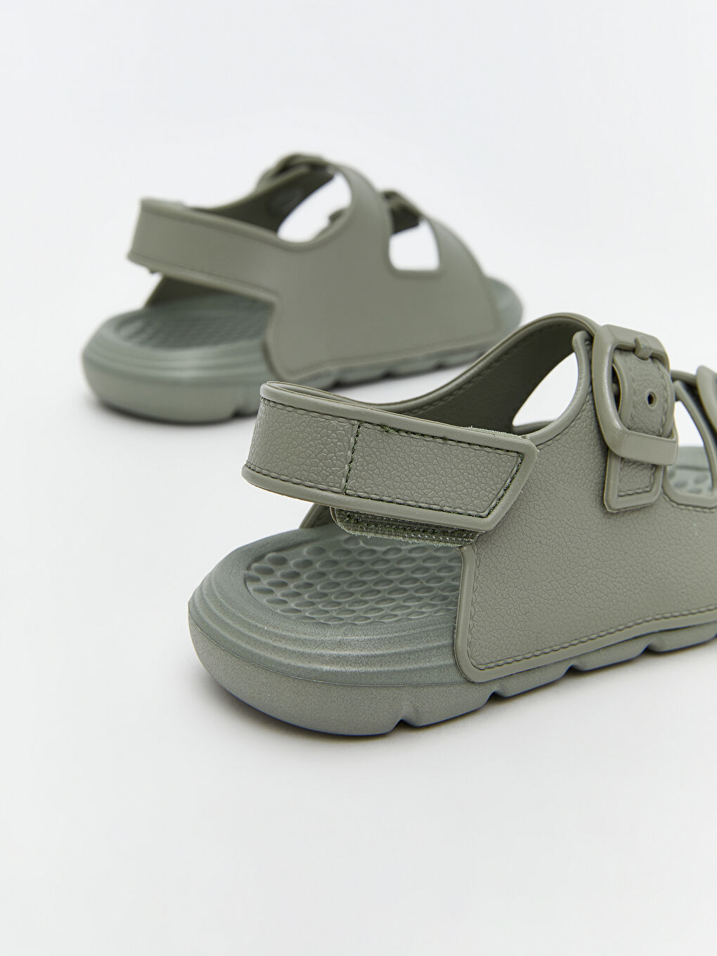 Yeşil Toka ve Cırt Cırtlı Erkek Bebek Sandalet-4