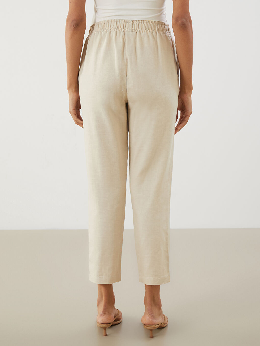 Bej Beli Lastikli Keten Karışımlı Kadın Pantolon-3
