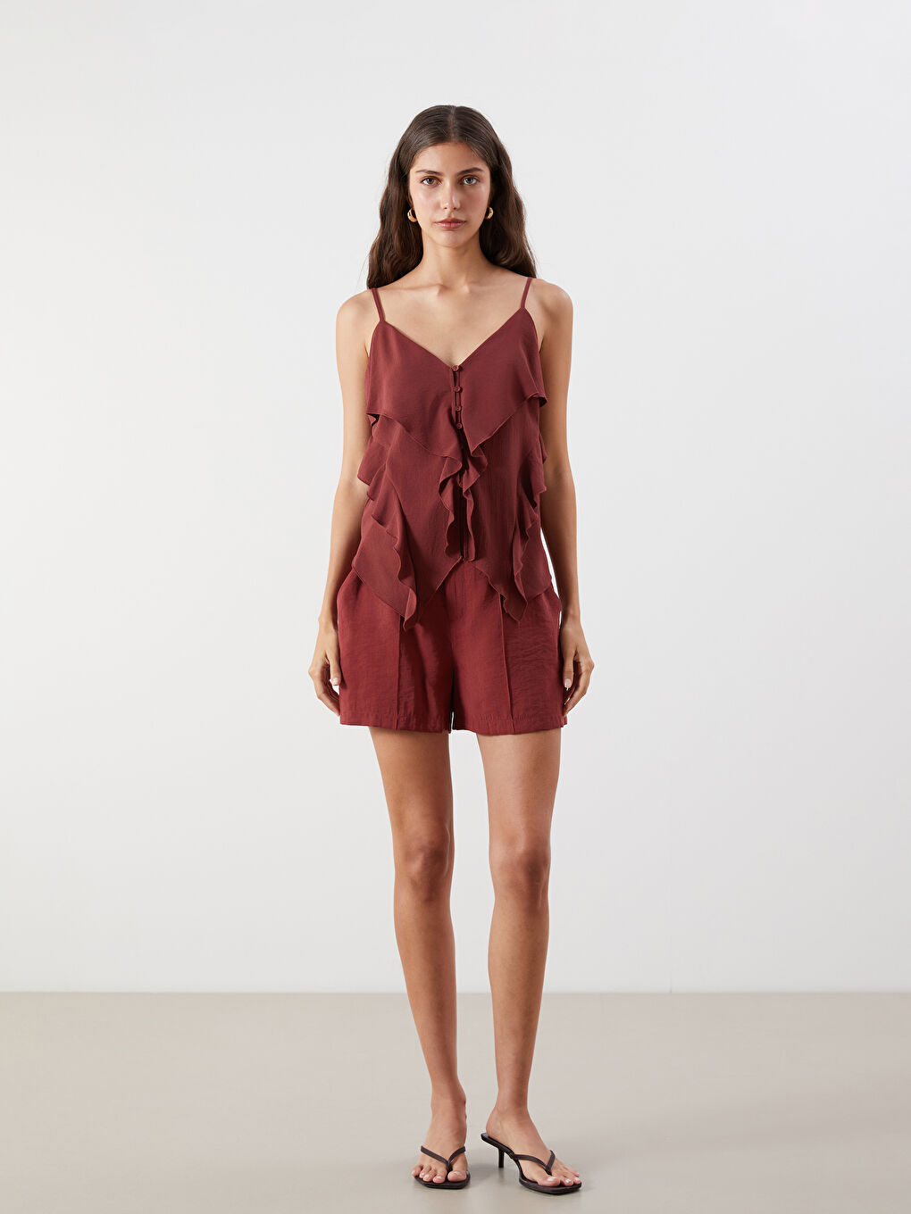 Bordo V Yaka Askılı Fırfırlı Bluz-1