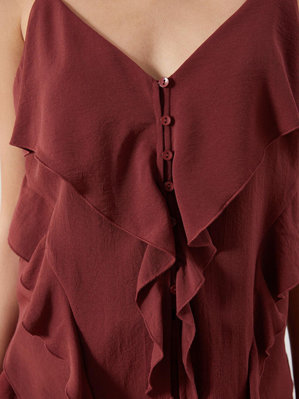 Bordo V Yaka Askılı Fırfırlı Bluz-2