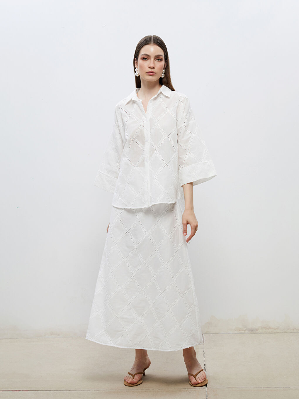 Beyaz Standart Fit Ajurlu A Kesim Brode Etek