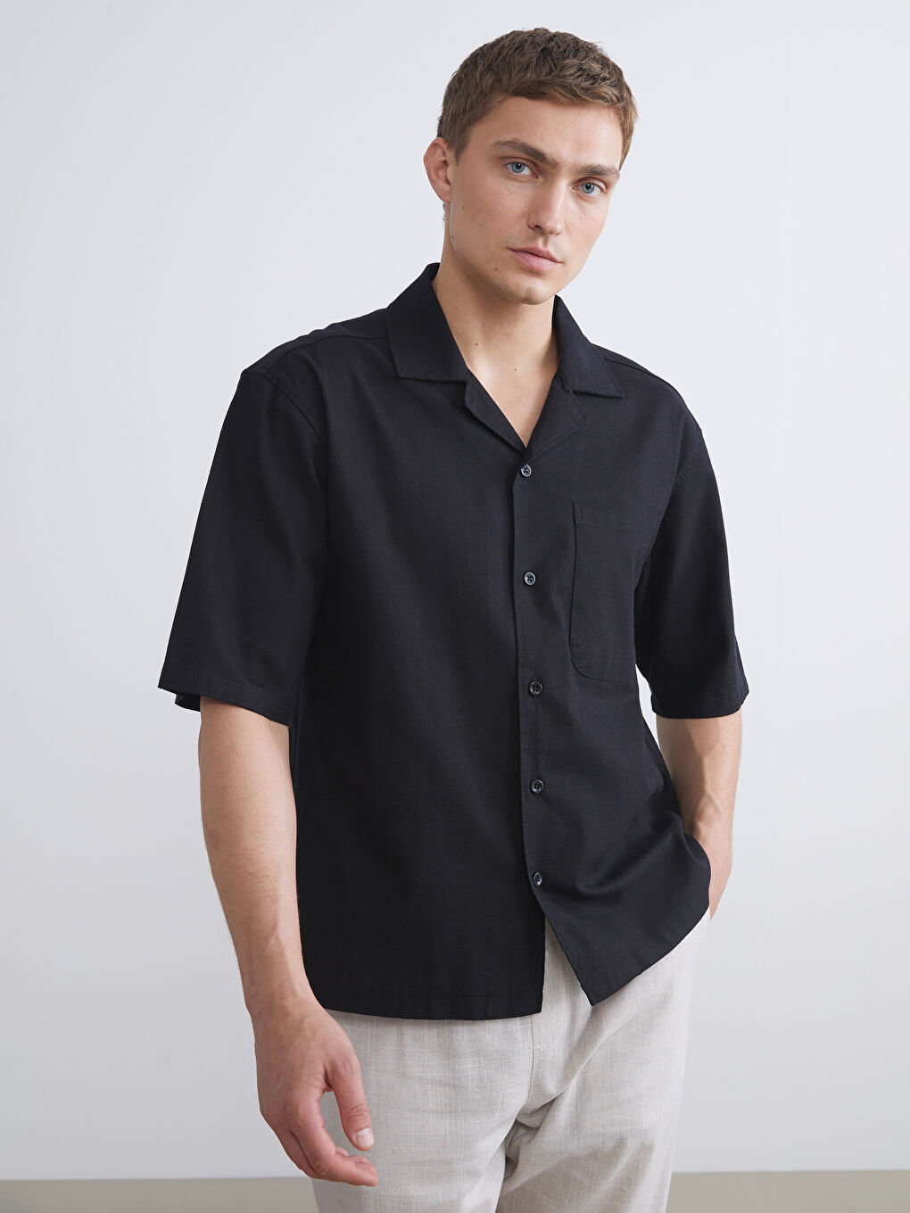 Siyah Regular Fit Resort Yaka Kısa Kollu Poplin Erkek Gömlek-1