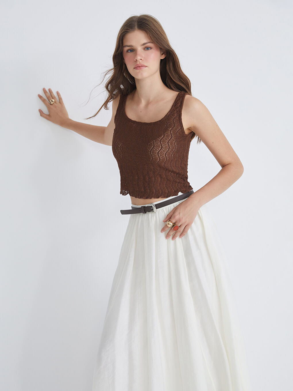 قميص قصير بنسيج وياقة على شكل حرف U-1