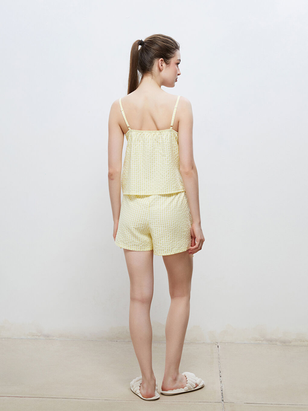 Sarı V Yaka Ekose Kadın Şortlu Pijama Takımı-3