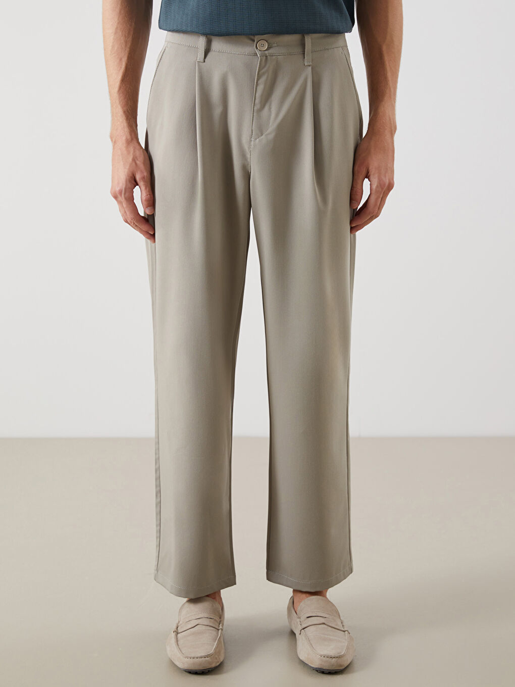 Relaxed Fit Pleated Men's Trousers -S5QT21Z8-RW0