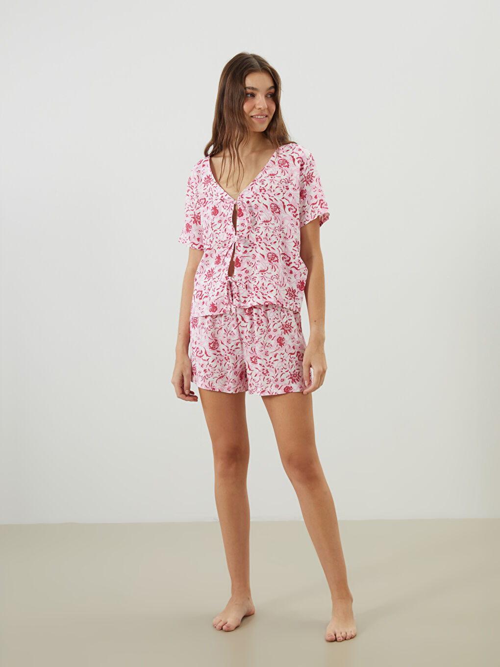 LCW DREAM V Neck Floral Women's Shortie Pyjama Set -S5QT25Z8-LRA