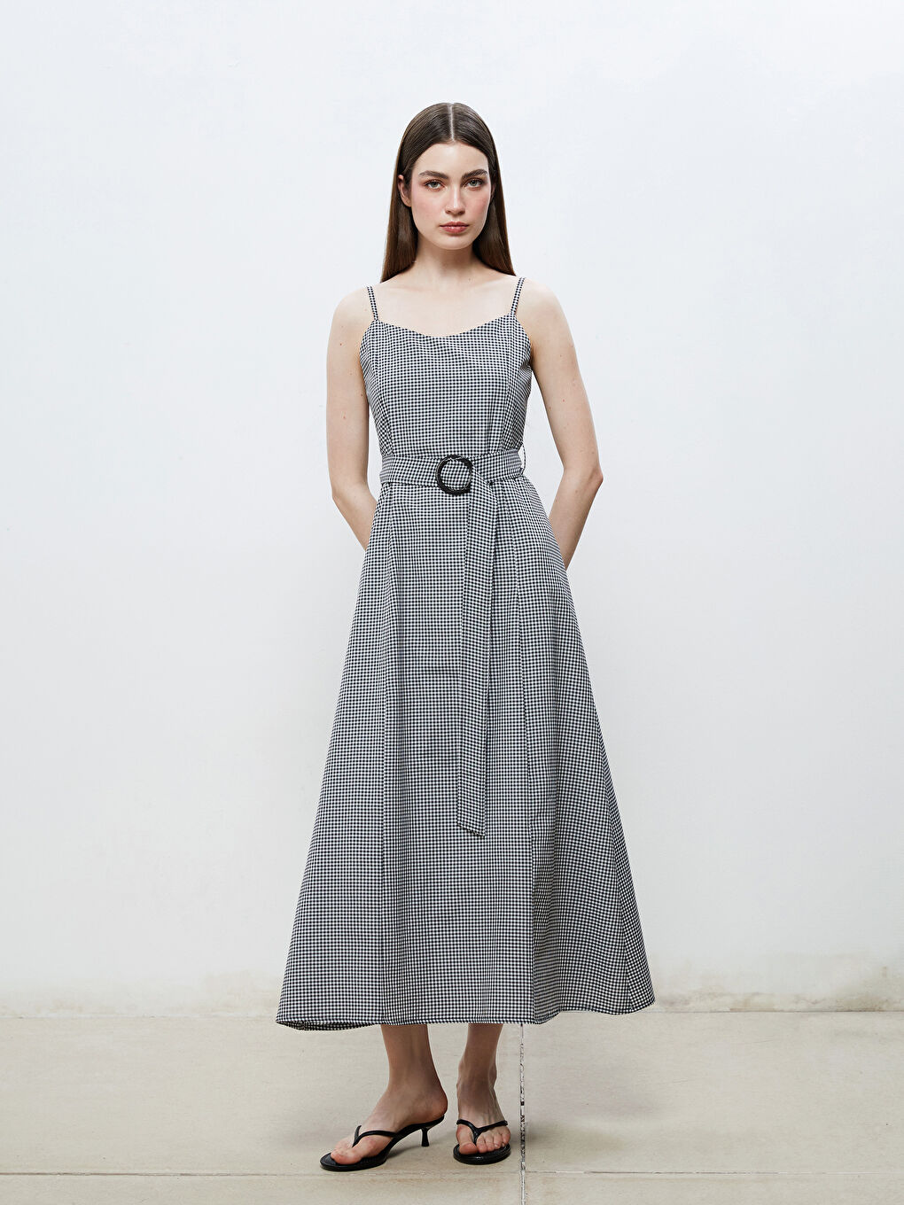 Siyah Kalp Yaka Ekose Askılı A Kesim Elbise