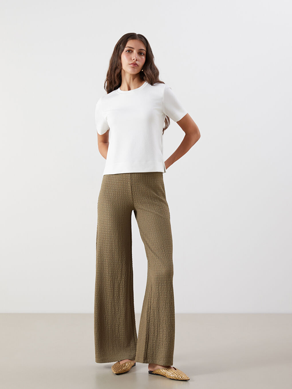 Ženske pantalone širokih nogavica sa elastičnim strukom