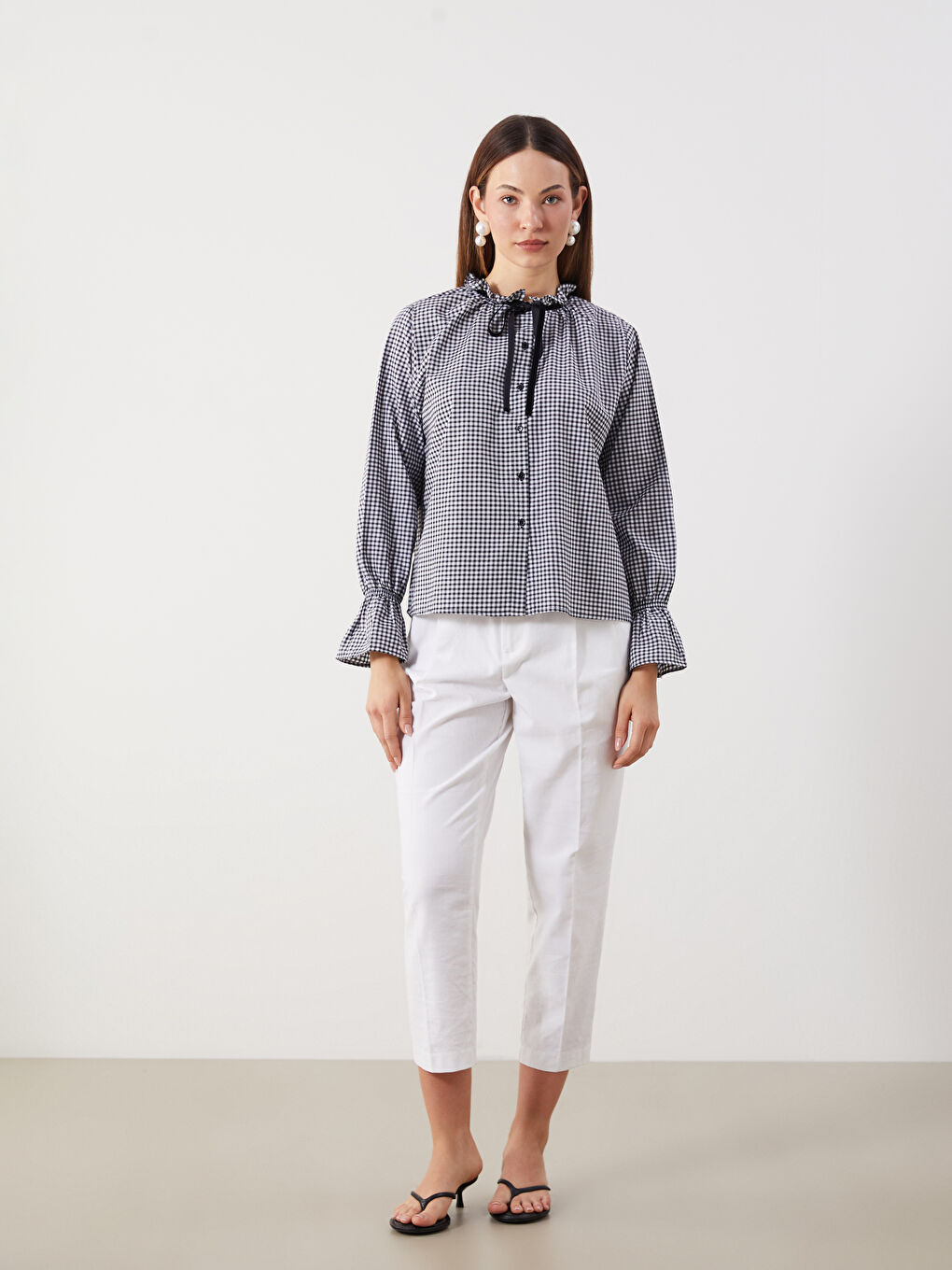 Siyah Bağlamalı Yaka Ekose Düğmeli Bluz-1