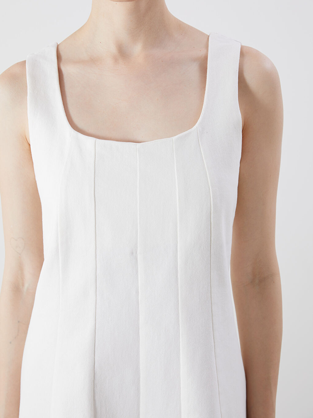 Beyaz Kare Yaka A Kesim Mini Jean Elbise-2