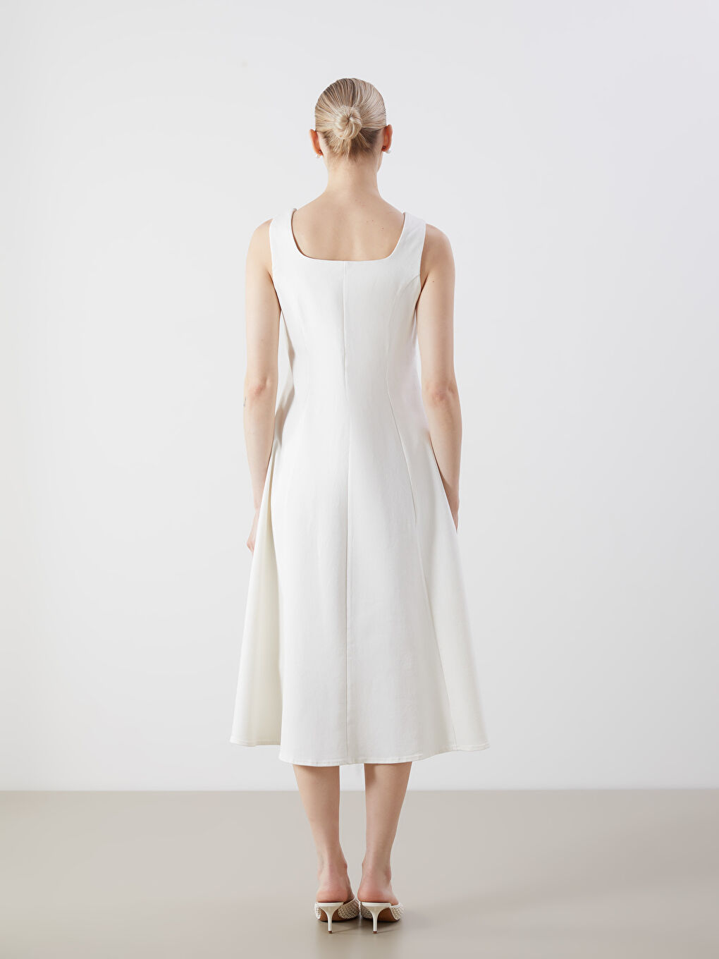 Beyaz Kare Yaka A Kesim Mini Jean Elbise-3