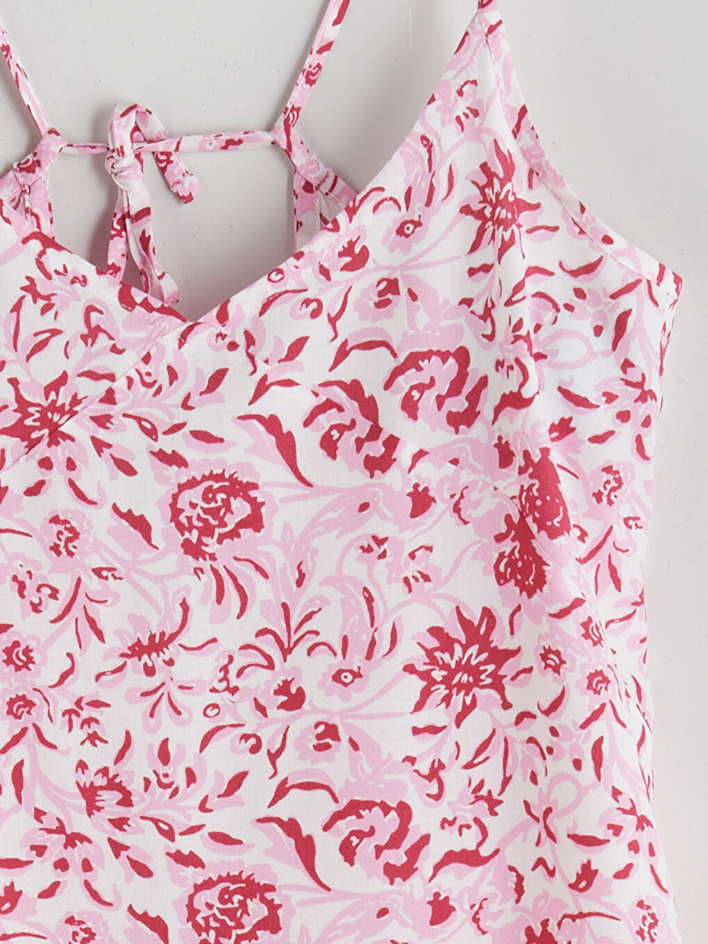 Ekru V Yaka Çiçekli Askılı Kadın Gecelik-5