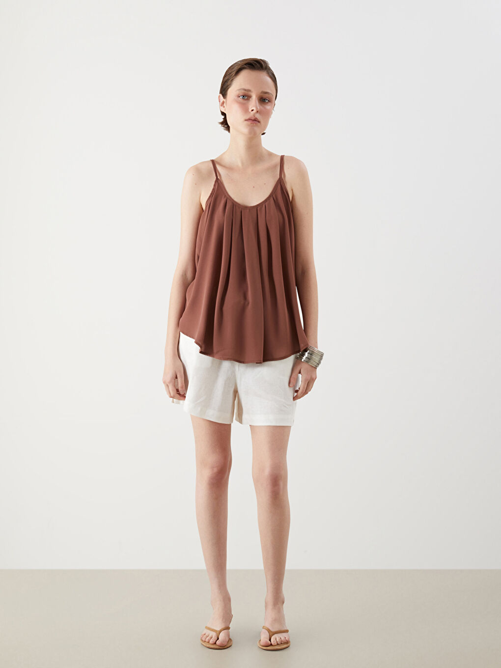 U мойын бүрмелі баулы блузка-1