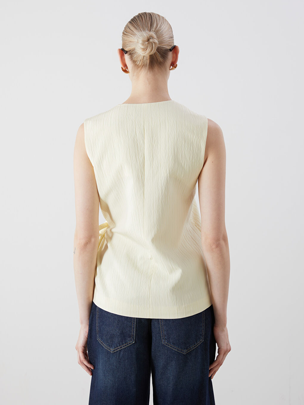 Sarı V Yaka Dokulu Kadın Klasik Yelek-3